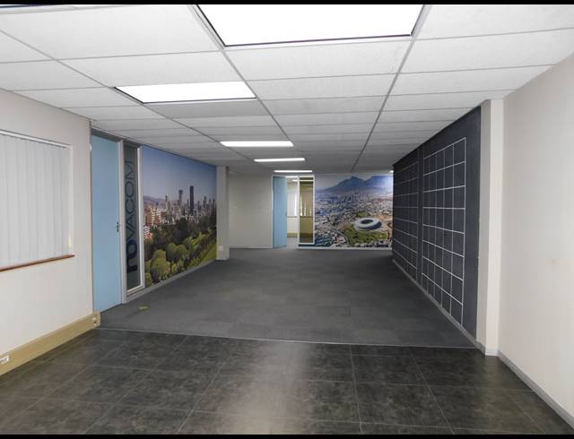 2,993M² OFFICE TO LET IN FERNDALE